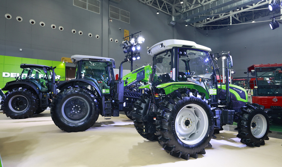 內(nèi)蒙古五原縣：農(nóng)機(jī)銷售和制造企業(yè)簽訂2026年農(nóng)機(jī)安全生產(chǎn)責(zé)任狀